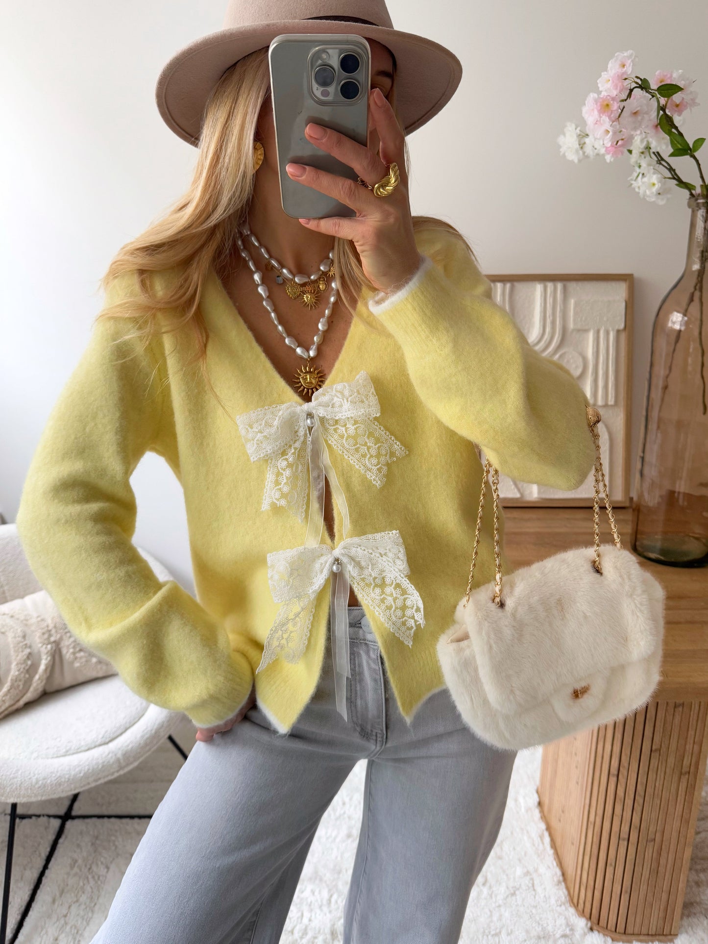 NEVE knotted mesh - pastel yellow