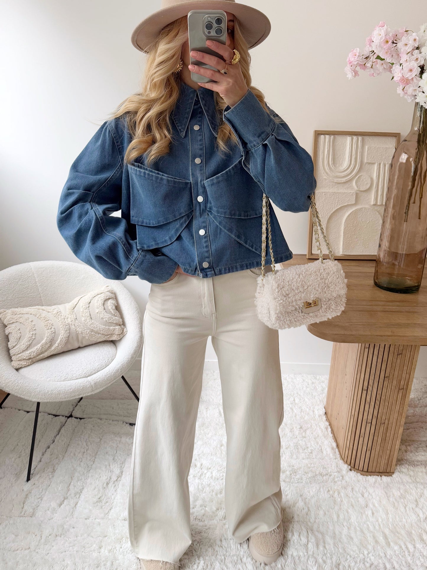 Jean taille haute à la coupe droite beige BEE